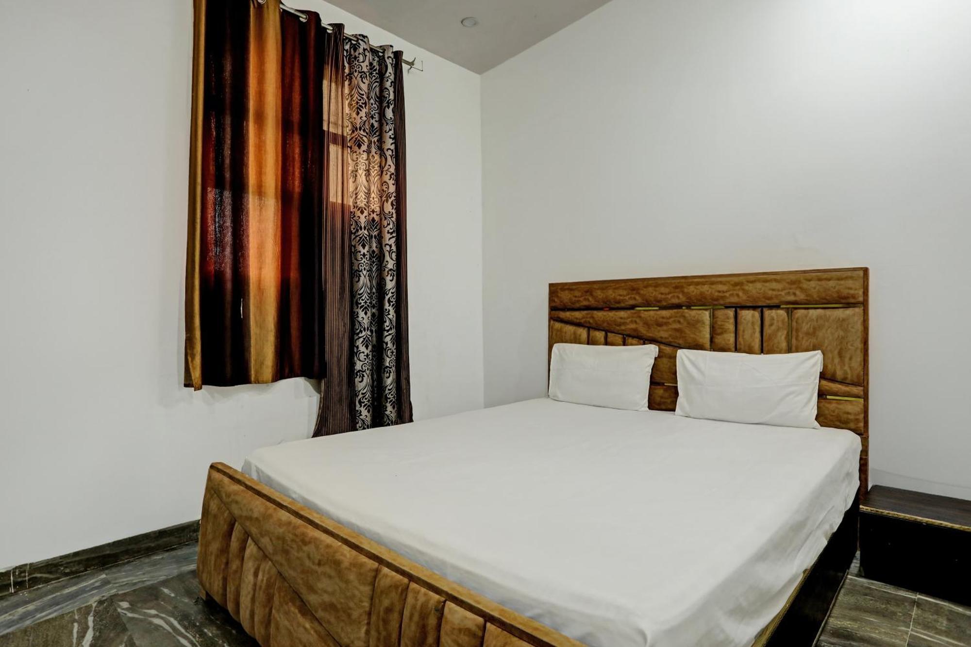 Hotel O Raaz Hotel Делхи Екстериор снимка
