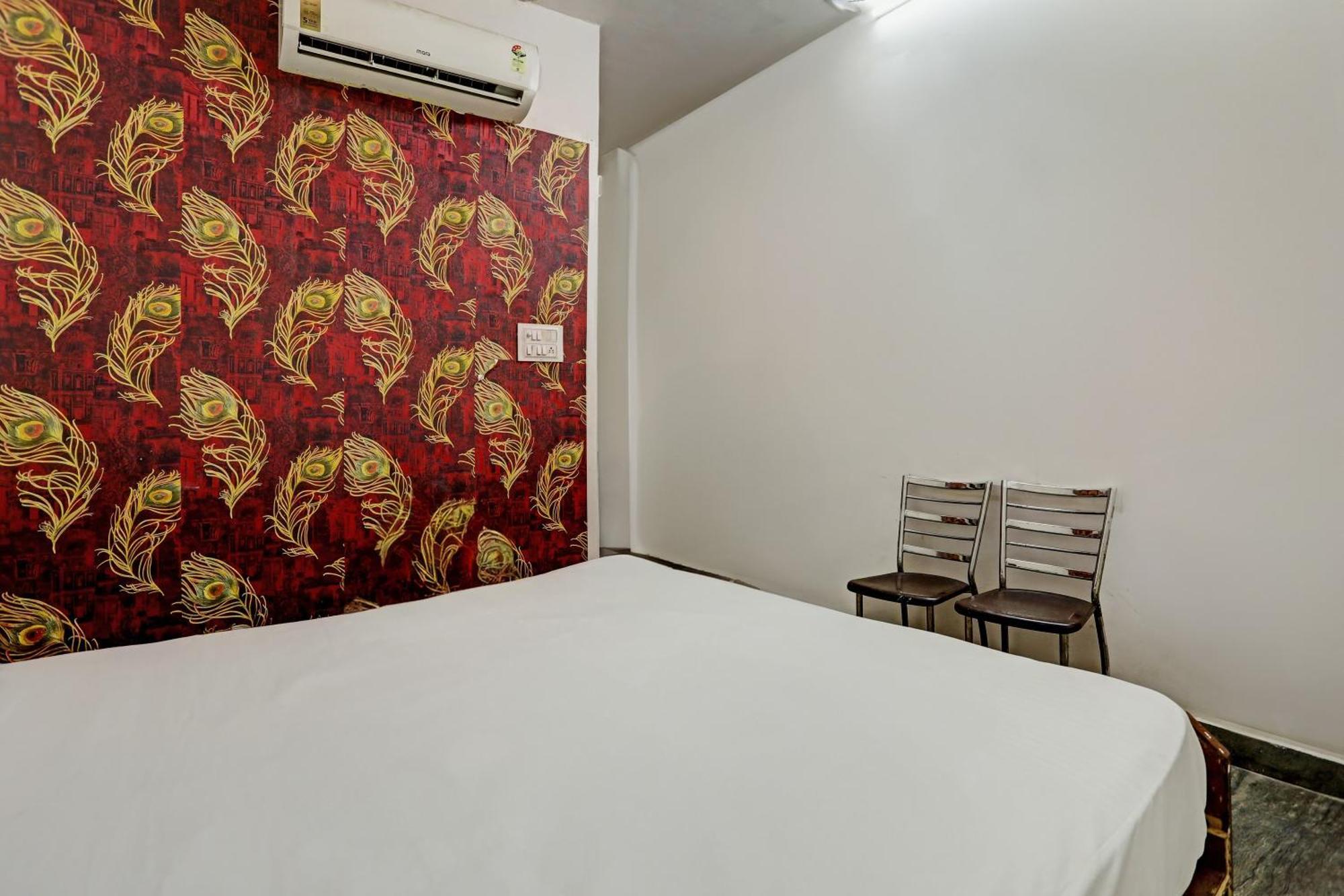 Hotel O Raaz Hotel Делхи Екстериор снимка