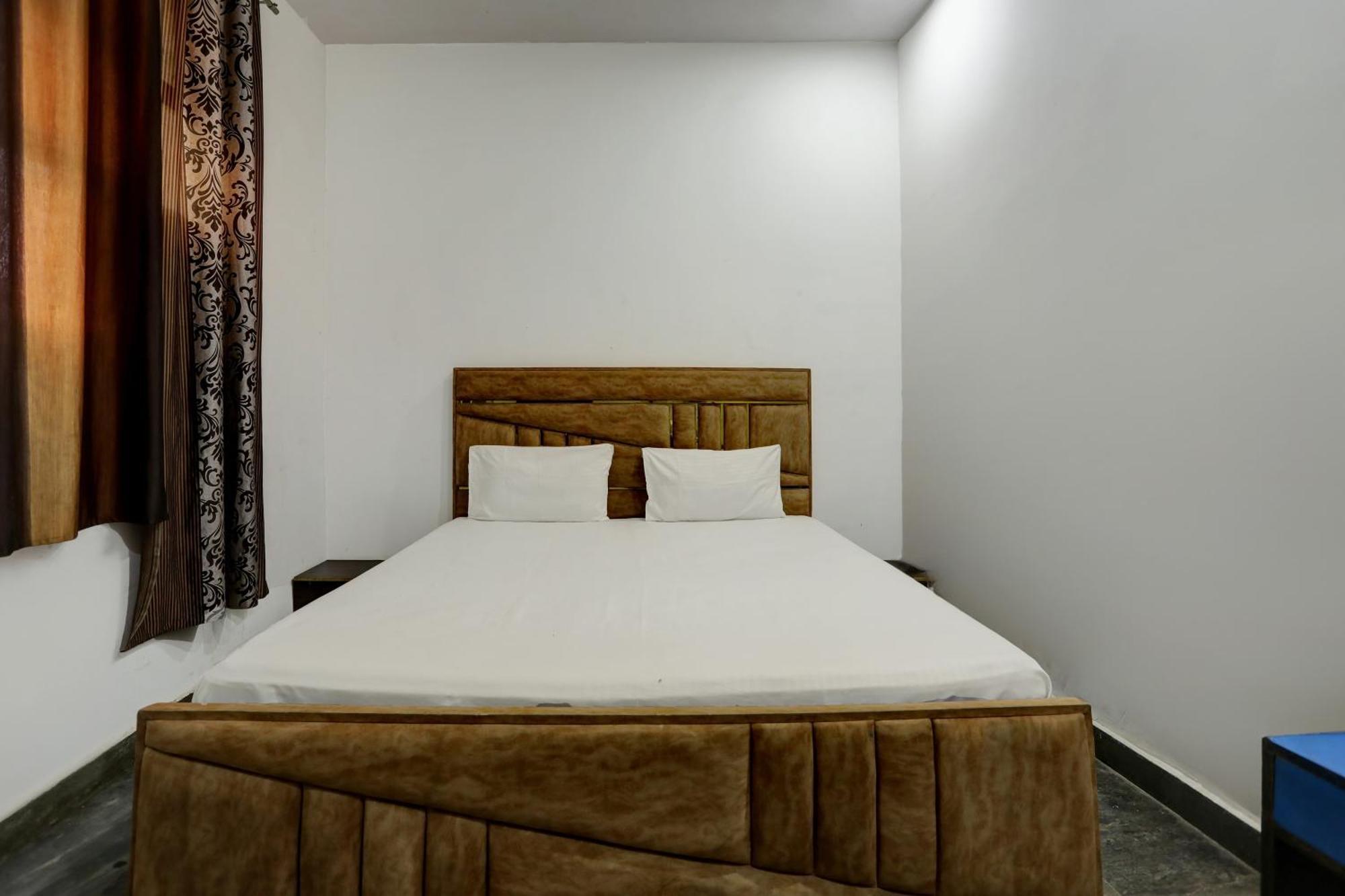Hotel O Raaz Hotel Делхи Екстериор снимка