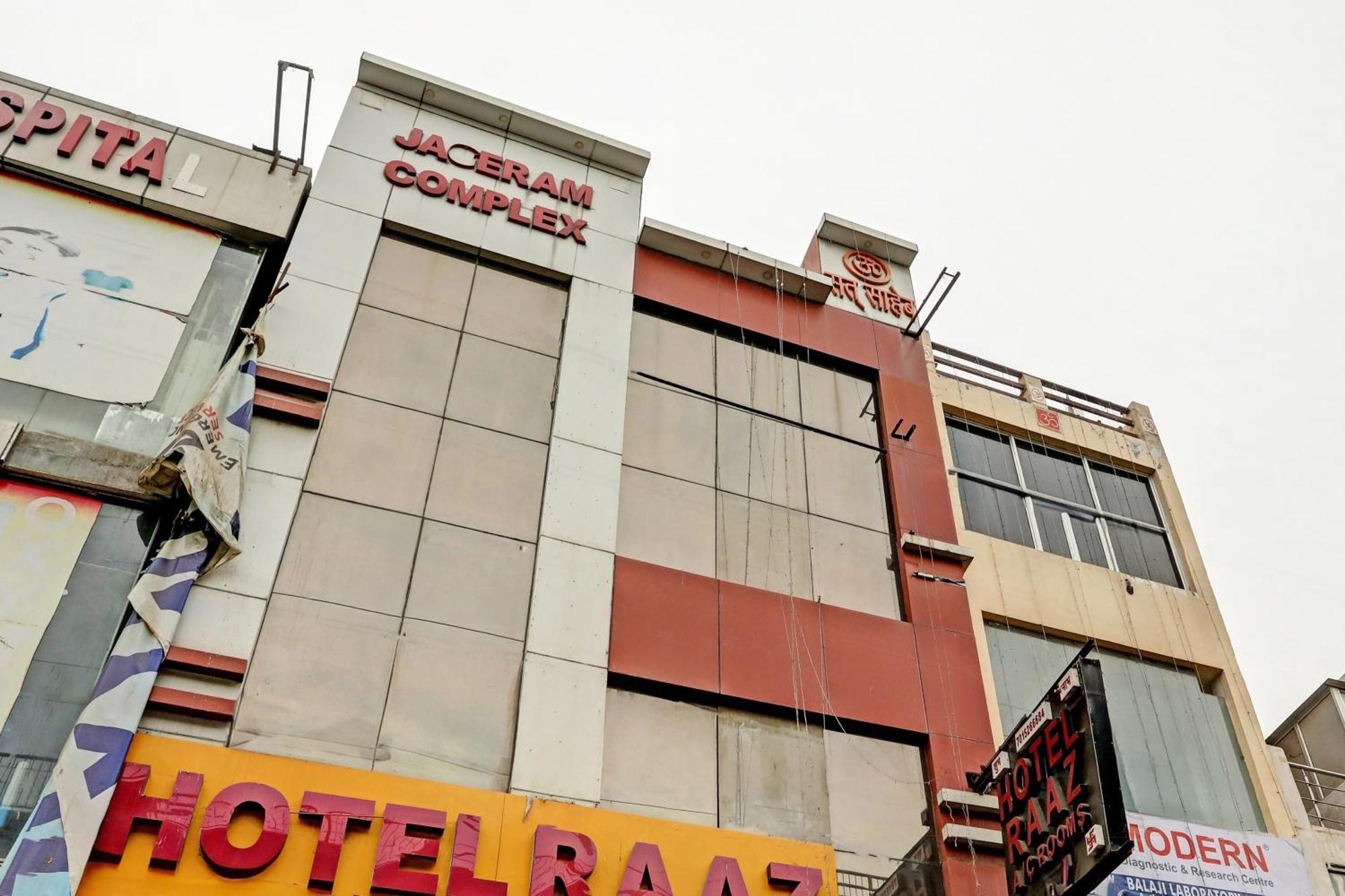 Hotel O Raaz Hotel Делхи Екстериор снимка